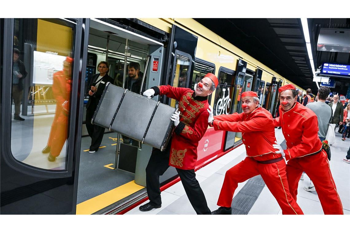Berlin: Mit Artistik und Witz eröffnet – S15 rollt vom Hauptbahnhof nach Wedding und Gesundbrunnen