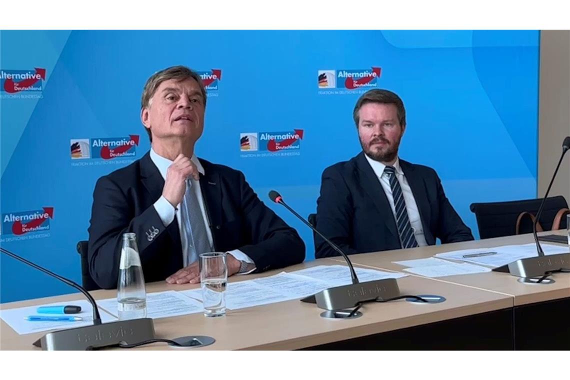 AfD mobilisiert gegen SPD-Kandidatin Ann-Katrin Kaufhold Bernd Baumann (links) wiederholte vor Journalisten AfD-Vorwürfe, die Kandidatin sei eine Enteignungsbefürworterin und für eine „radikale Klimapolitik“.