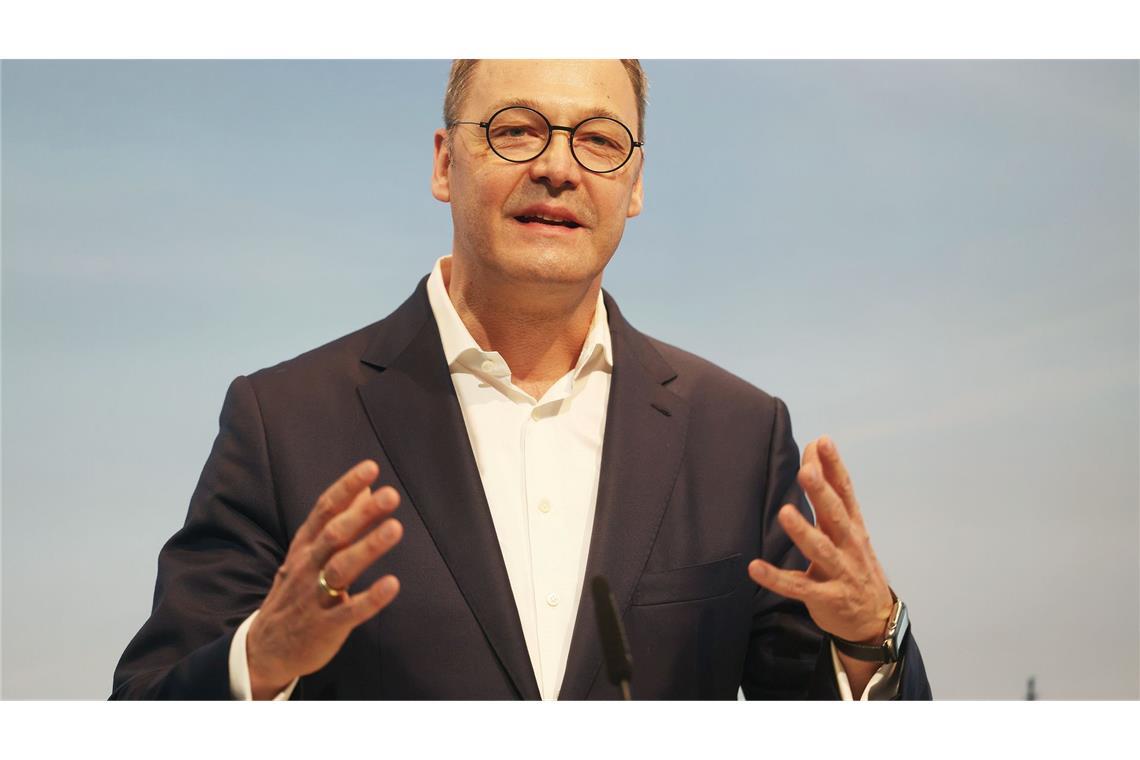 Ex-Stahlmanager übernimmt Bahn-Güterverkehrstochter DB Cargo Bernhard Osburg wird neuer Chef der Bahn-Güterverkehrstochter DB Cargo. (Archivbild)