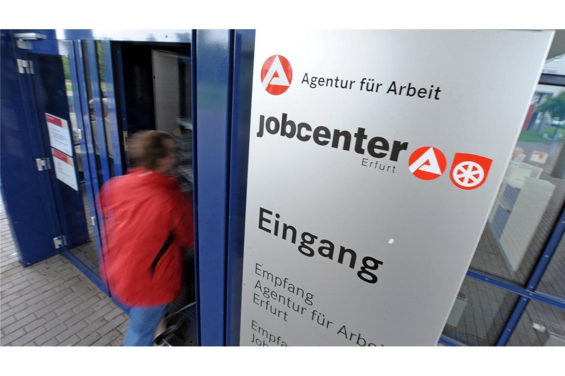 Behördenbeschäftigte oft Beschimpfungen ausgesetzt Beschäftigte von Jobcentern und anderen Behörden mit Kundenkontakt haben oft Sorge vor Übergriffen. (Archivfoto)