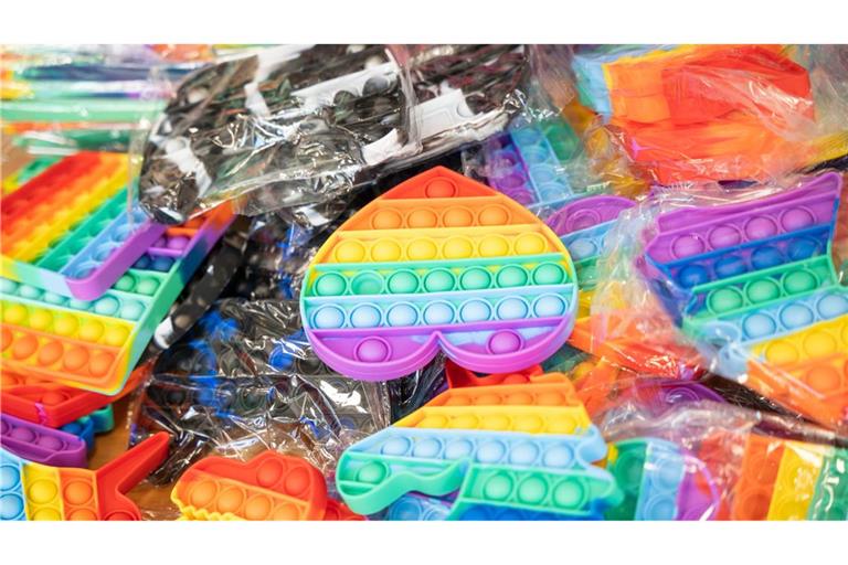 Beschlagnahmte Kunststoffprodukte ohne TÜV-Zertifikat.