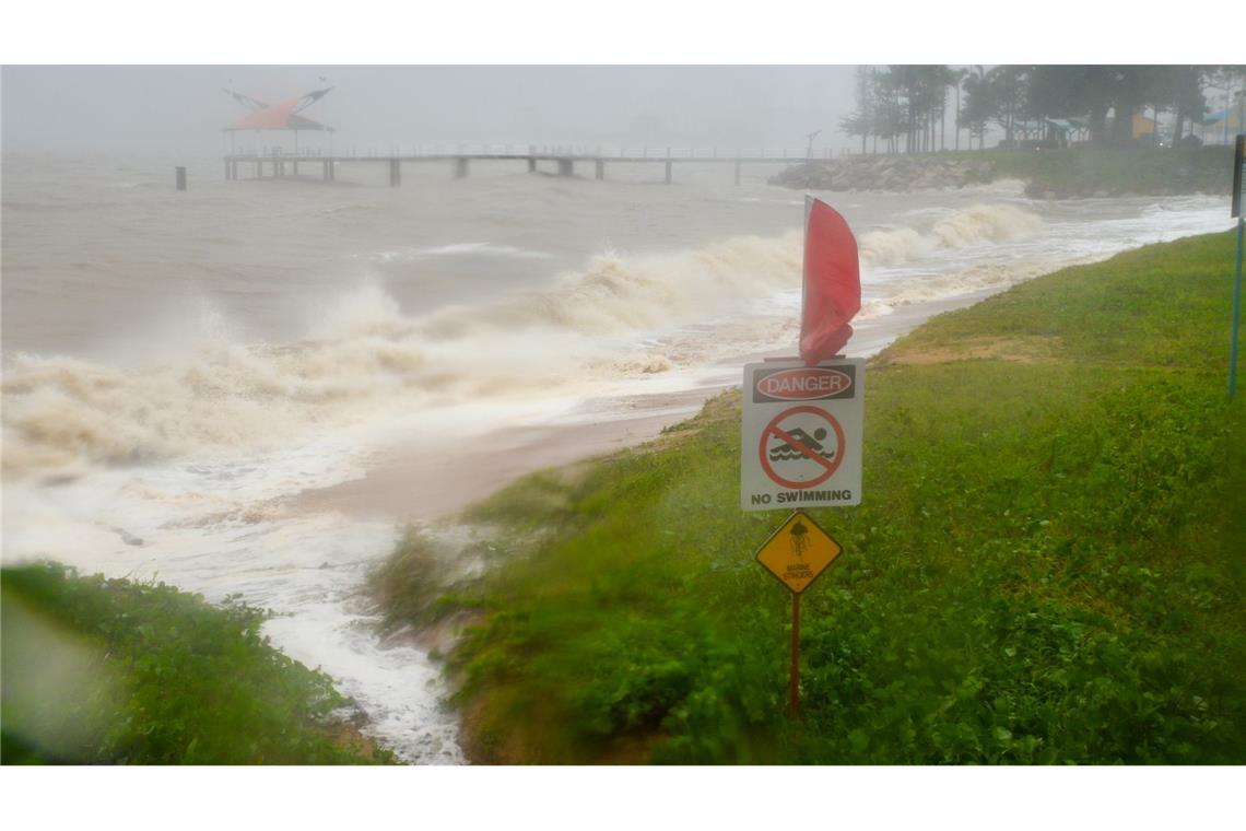 Rekord-Regen in Australien: Hochwasser lockt Krokodile an Besonders betroffen ist die Region zwischen Townsville und Cairns, die bei Touristen aus aller Welt beliebt ist.