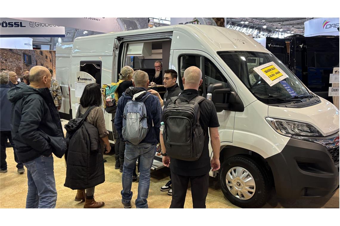Diese günstigen Wohnmobile gibt es auf der CMT Besonders günstig, besonders interessant: der Duo 540 von Clevervans ist für 42 730 Euro zu haben.