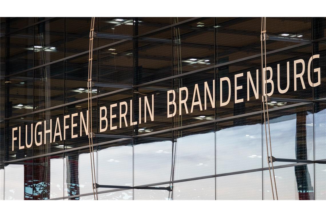 Hauptstadtflughafen BER vorübergehend gesperrt Besonders in der Umgebung von Flughäfen sind Drohnen in der Luft ein großes Sicherheitsrisiko.