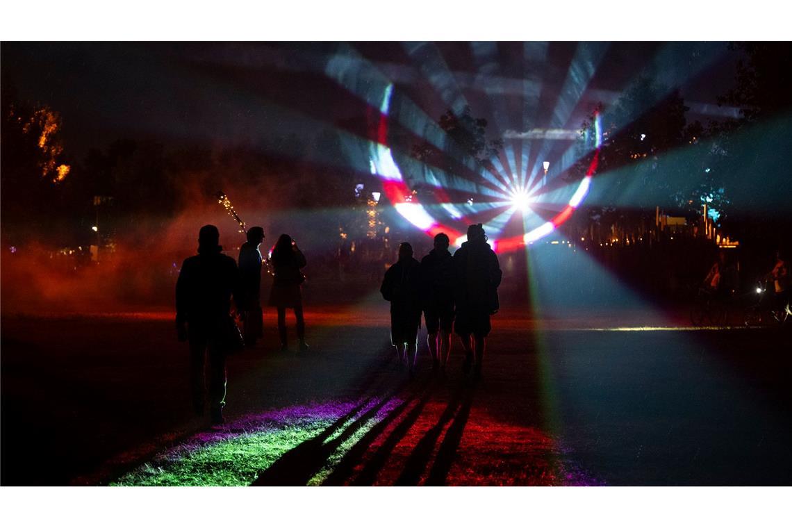 Besucher auf dem Gelände des Fusion-Festivals.