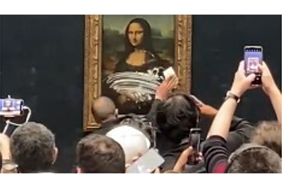 Mona Lisa hat zu viele Liebhaber Besucheransturm vor der „Mona Lisa“ im Louvre.