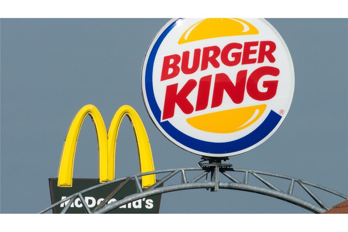 Gewerkschaft kündigt Warnstreiks bei Fastfood-Ketten an Betroffen sind unter anderem die Fast-Food-Giganten Burger King und McDonalds.
