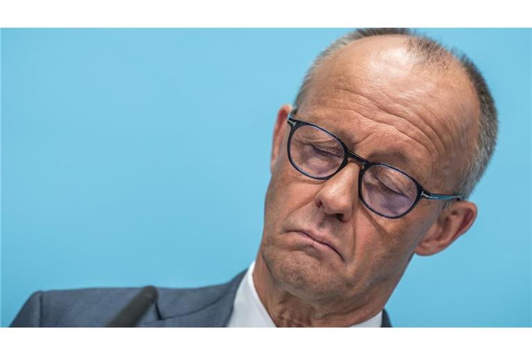 Betroffenheit als Strategie? Bei der Pressekonferenz als Reaktion auf die Landtagswahl in Sachsen-Anhalt am Tag darauf zeigte sich Bundeskanzler Friedrich Merz sichtbar „angefasst“.
