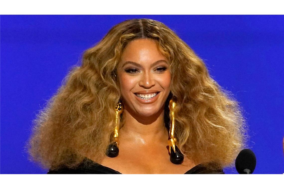 Beyoncé bekommt Emmy für Kostüme bei NFL-Halbzeitshow Beyoncé wurde unter ihrem bürgerlichen Namen Beyoncé Knowles-Carter gemeinsam mit einem Team aus Designern als Gewinnerin aufgeführt. (Archivbild)