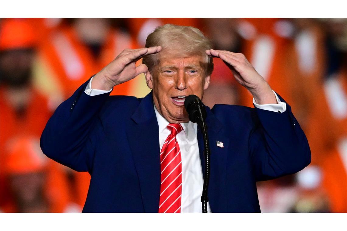 War Biden unzurechnungsfähig? Trump ordnet Untersuchung an Biden sei schon als Präsident nicht mehr geistig auf der Höhe gewesen, behauptet Trump. (Archivbild)