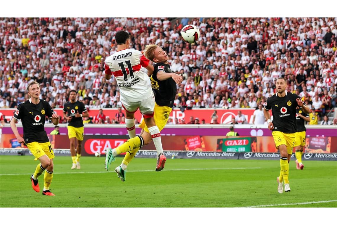 Bilal El Khannouss setzte sich in der 34. Minute im Kopfballduell durch, verfehlte das Tor jedoch knapp.