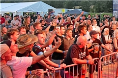 Festivalstimmung in Fornsbach: Zweite Ausgabe des Mühlwiesenrocks