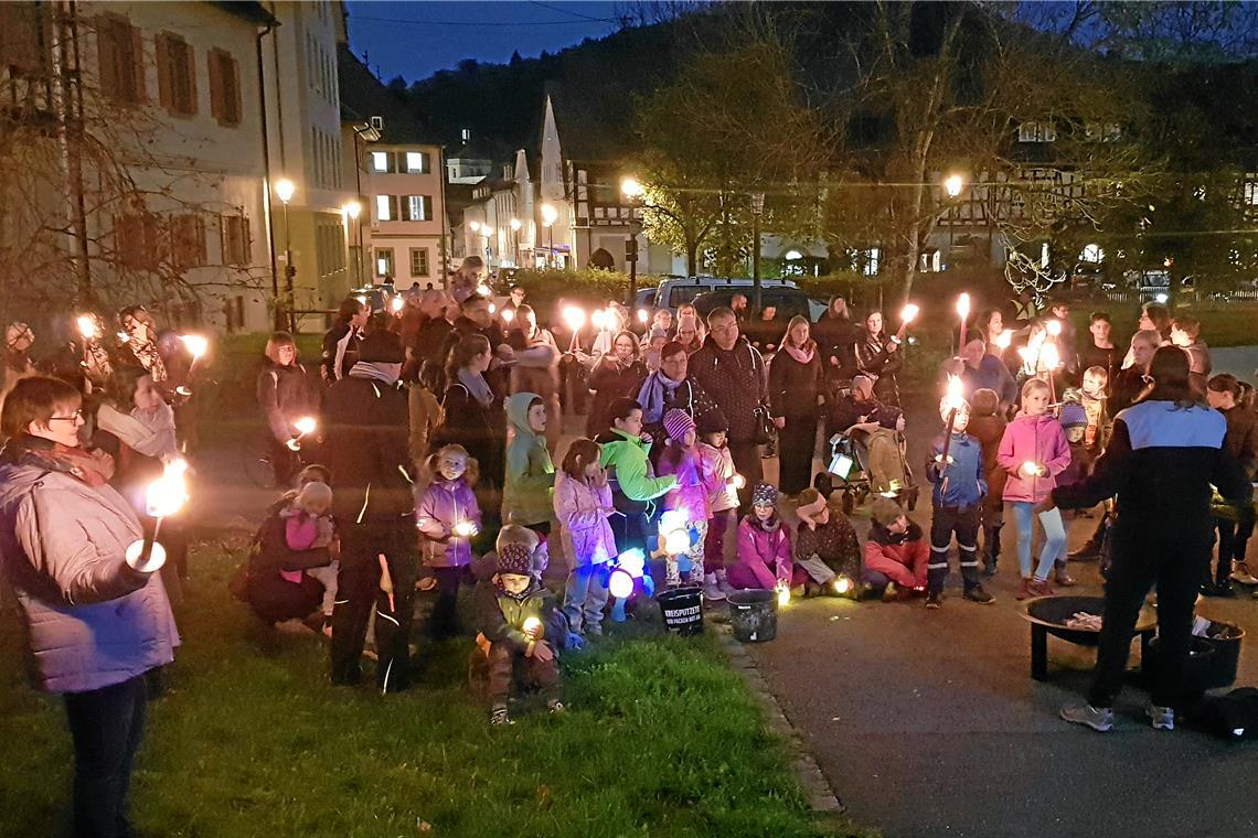 Feurige Geschichten und Laternenzug in Murrhardt Feurige Geschichten und Laternenzug in Murrhardt
