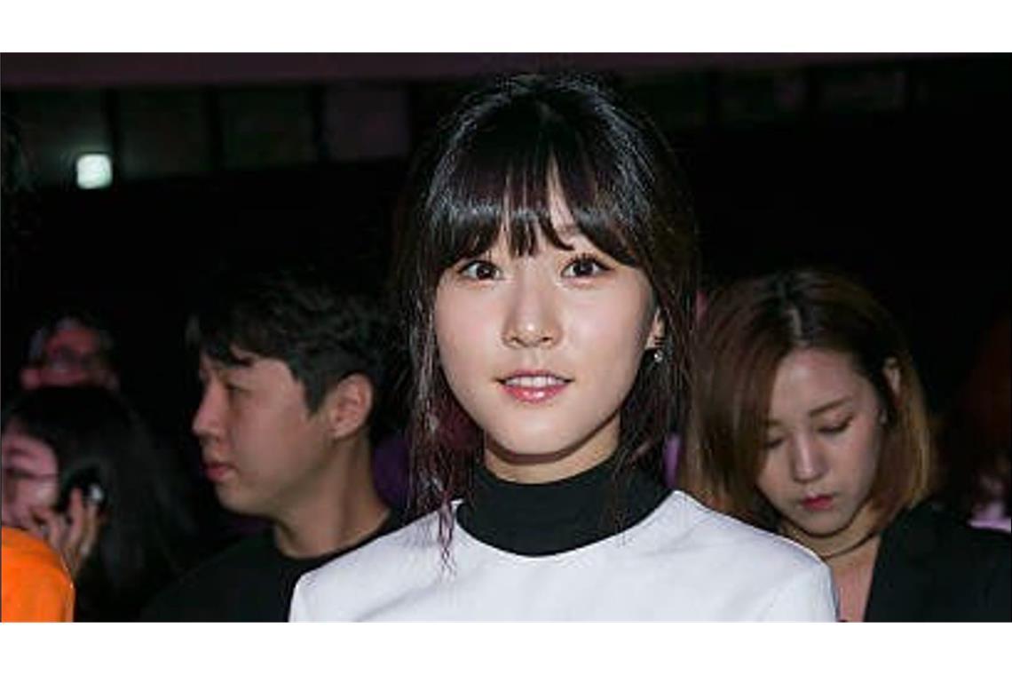 Kim Soo Hyun äußert sich zum Tod von Kim Sae Ron Kim Soo Hyun äußert sich zum Tod von Kim Sae Ron