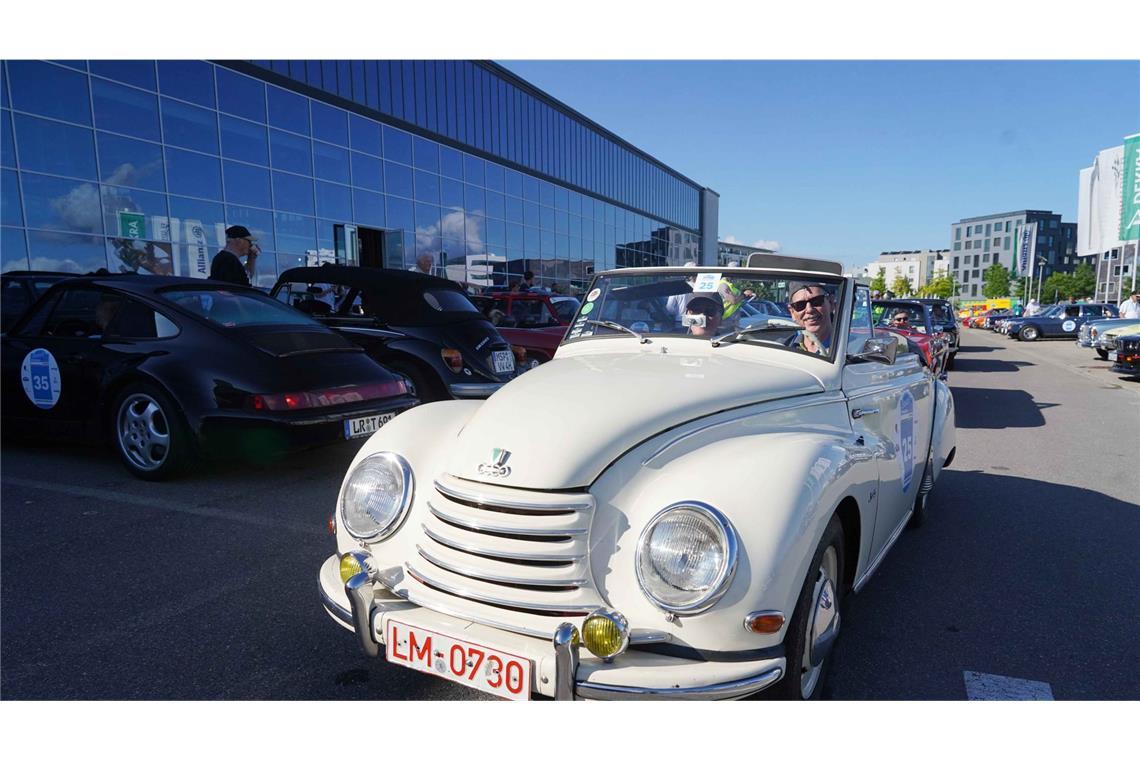 Rund 150 Oldtimer cruisen durch Baden-Württemberg Rund 150 Oldtimer cruisen durch Baden-Württemberg