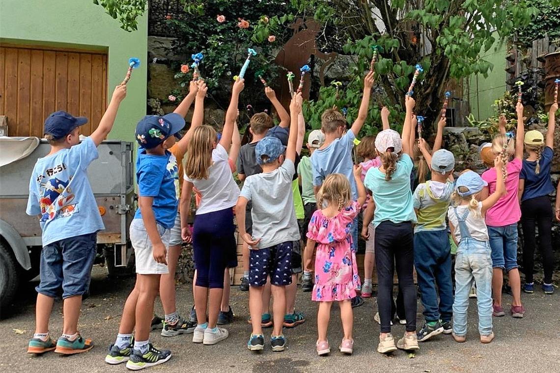 Kräuterspaziergang für kleine Entdecker Kräuterspaziergang für kleine Entdecker