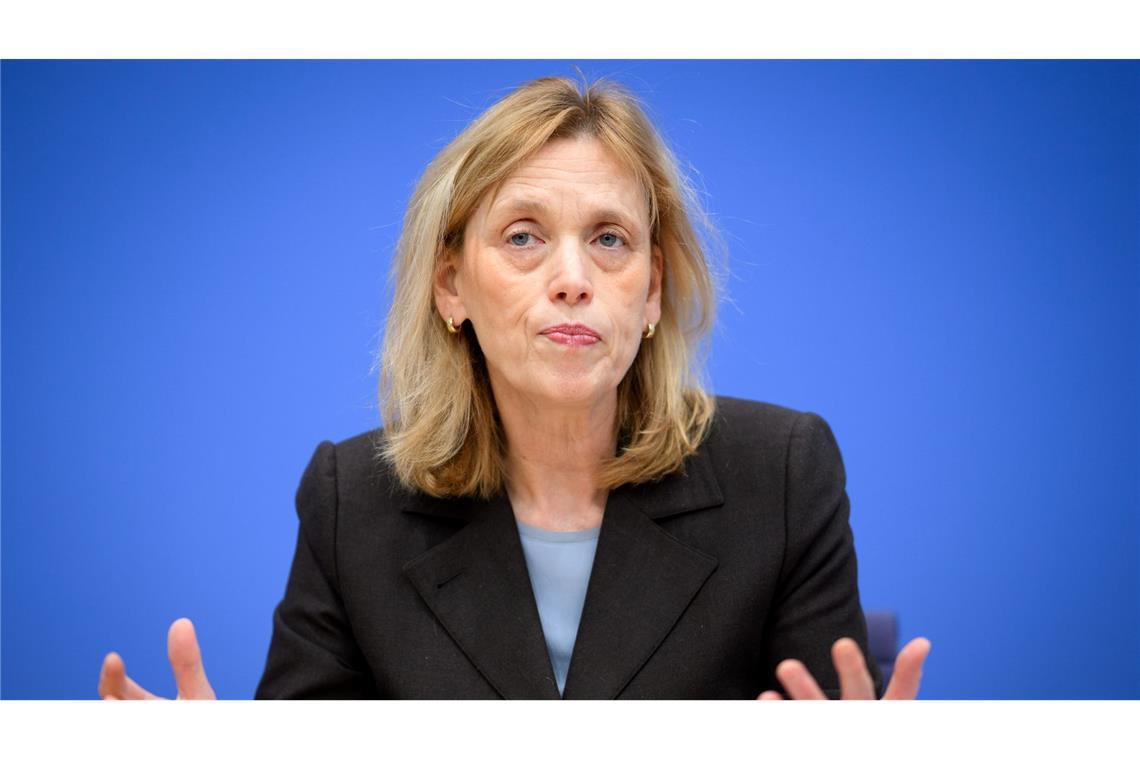 Bildungsministerin Karin Prien erwartet rasch europäische Vorschriften für Tech-Konzerne, um den Zugang von Kindern und Jugendlichen zu sozialen Medien einzuschränken. (Archivbild)