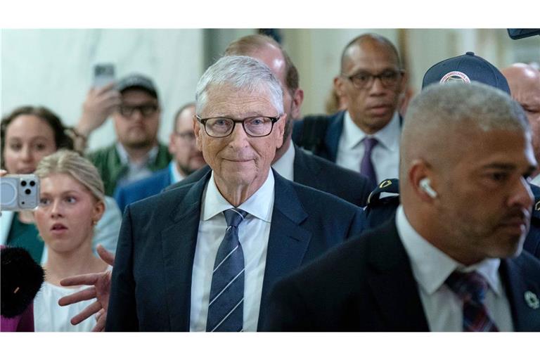 Bill Gates, Mitbegründer von Microsoft, verlässt das Gebäude nach einer Anhörung hinter verschlossenen Türen.