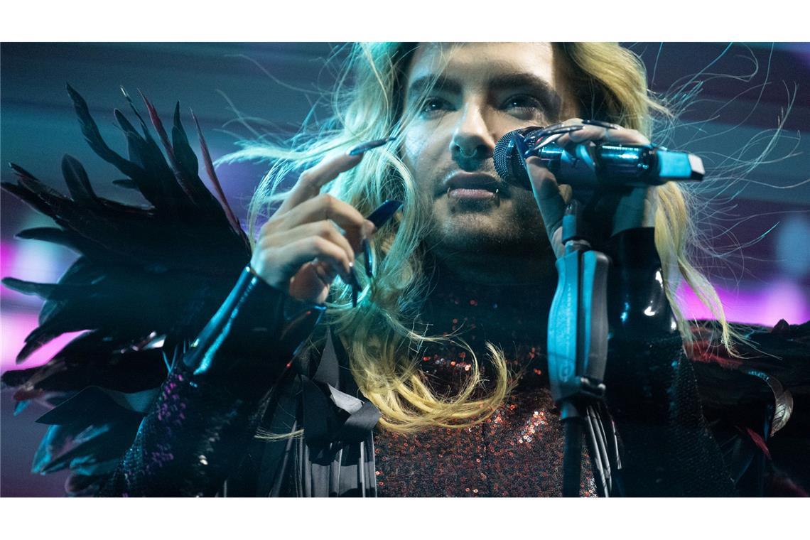 Bilder des Tages Bill Kaulitz steht beim Tourauftakt der Band Tokio Hotel in der MHP Arena auf der Bühne.