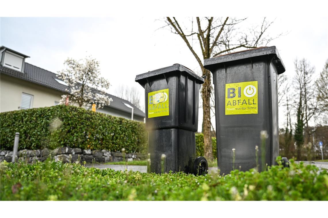 Kreis Ravensburg schickt Biomüll bald nicht mehr auf Reisen Biomüll aus dem Landkreis Ravensburg wird schon seit Jahren im österreichischen Lustenau verwertet. Bald ist aber Schluss damit.