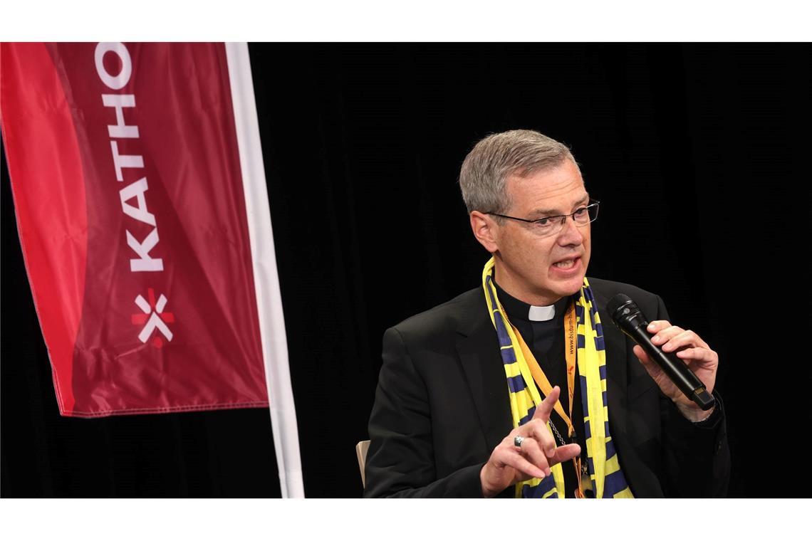 Bischof Heiner Wilmer führt die Deutsche Bischofskonferenz (DBK).