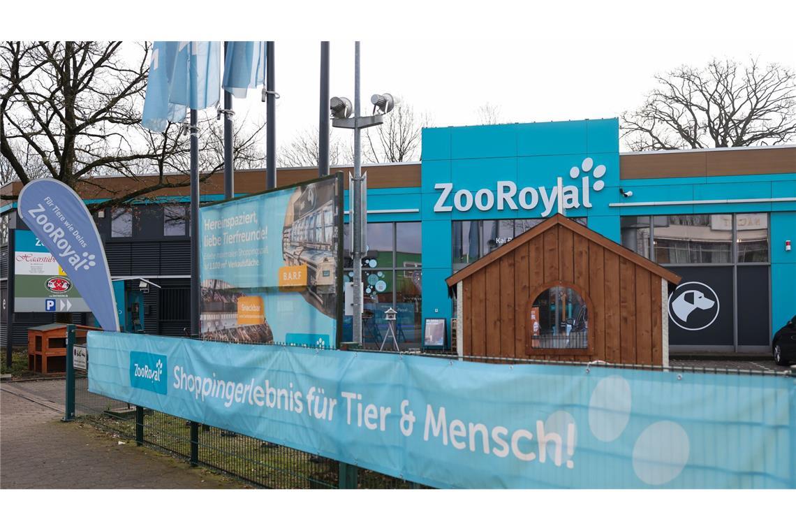 Konkurrenz für Fressnapf: 75 neue ZooRoyal-Märkte geplant Bisher gibt es nur vier stationäre Geschäfte von ZooRoyal, zwei davon in Hamburg.