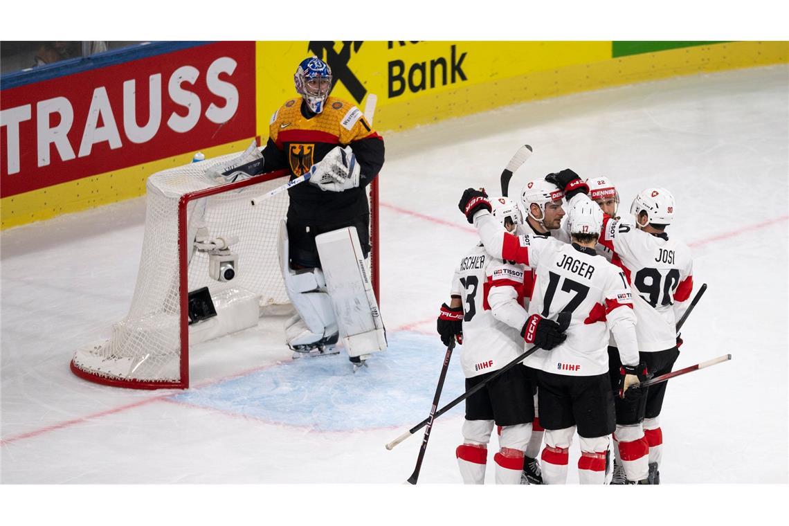 Bislang jubelt nur der Gegner: Deutschland droht bei der Eishockey-WM die nächste herbe Enttäuschung.