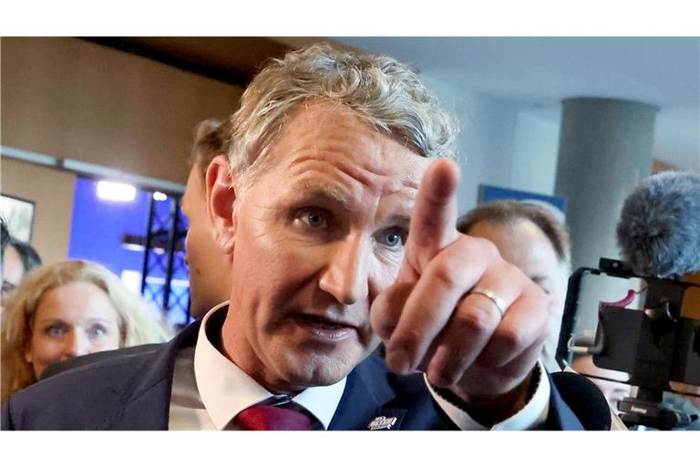 Björn Höcke (AfD), Partei- und Fraktionsvorsitzender der AfD in Thüringen, muss wegen NS-Parolen eine Geldstrafe zahlen (Archivfoto).