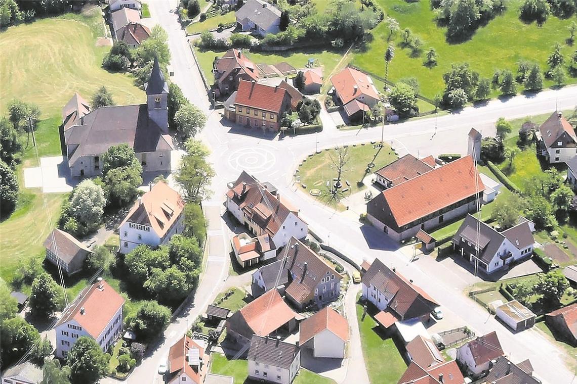 Paket für Verkehrsproblemzonen geschnürt Blick auf den Kreisel und die Zufahrtsstraßen. Archivfoto: Florian Muhl