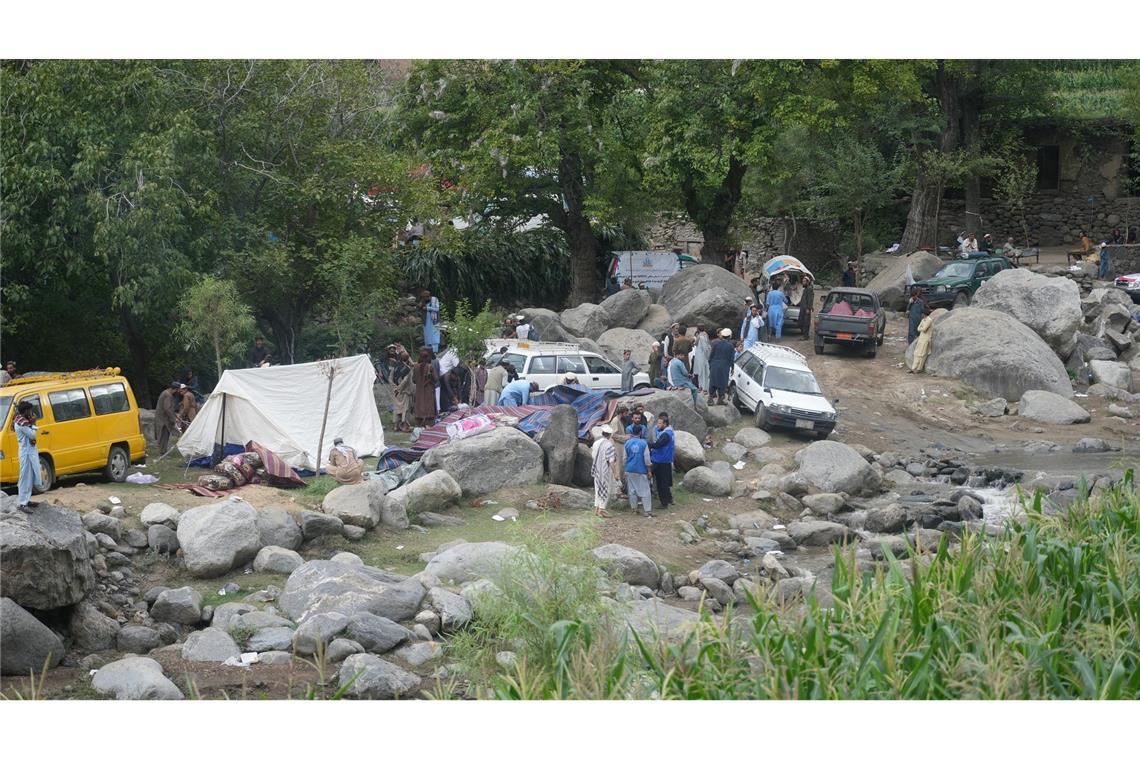 Erneut starkes Erdbeben in Afghanistan Blick auf ein provisorisches Notunterkunftslager nach dem Erdbeben in der afghanischen Provinz Kunar.