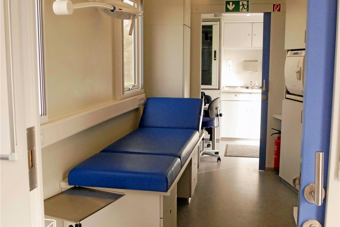 Die erste Station des Impftrucks ist Murrhardt Blick in den Impftruck. Foto: Landratsamt