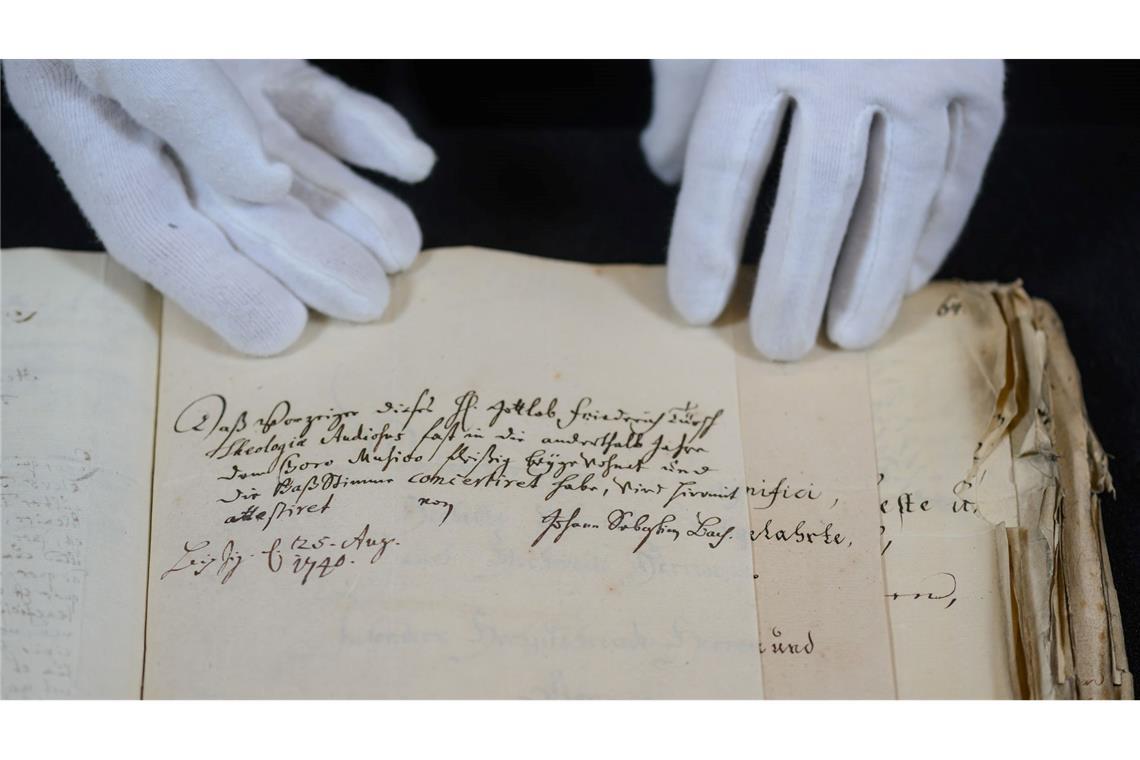 Blick in neu entdeckten Akten zur Leipziger Kirchenmusik aus dem 18. Jahrhundert im Stadtarchiv Leipzig.