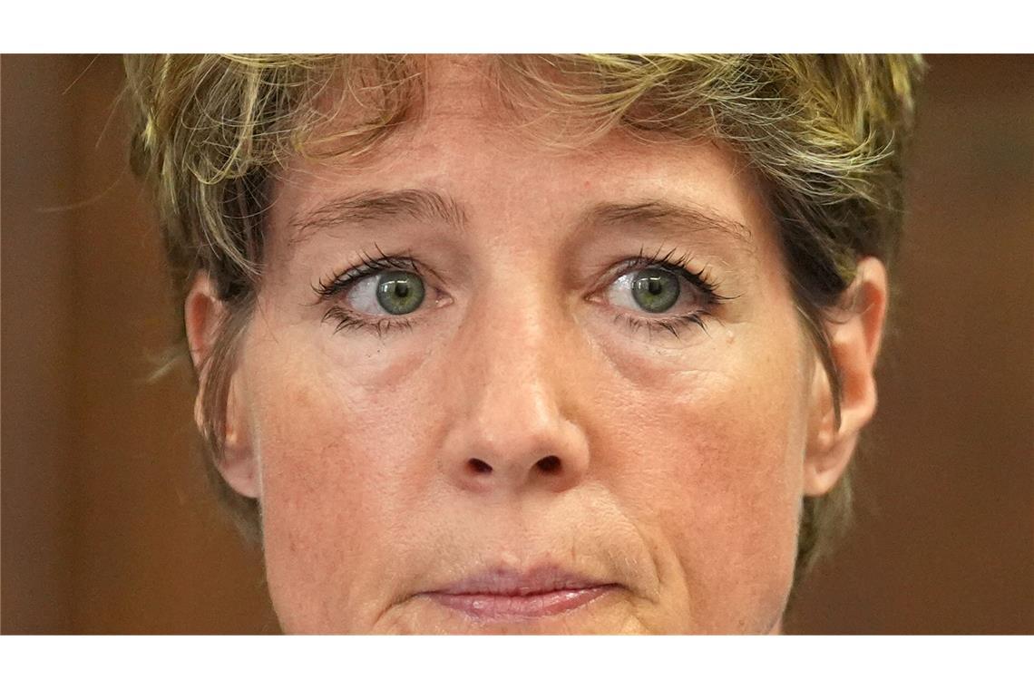 Promi-Prozess um Entführung der Block-Kinder Blocks Anwalt Ingo Bott zeichnete von Block das Bild einer verzweifelten Mutter, der ihre Kinder entzogen und entfremdet worden seien.
