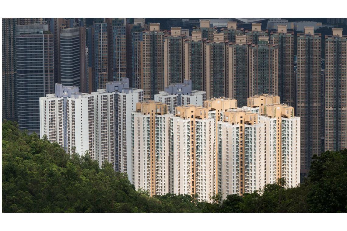 Wo niemand den Müll runterträgt Bloß nicht die Etage verwechseln: Plattenbauten in Hongkong.