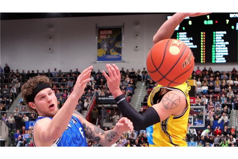 Booker Coplin (links) kommt von den Skyliners Frankfurt.