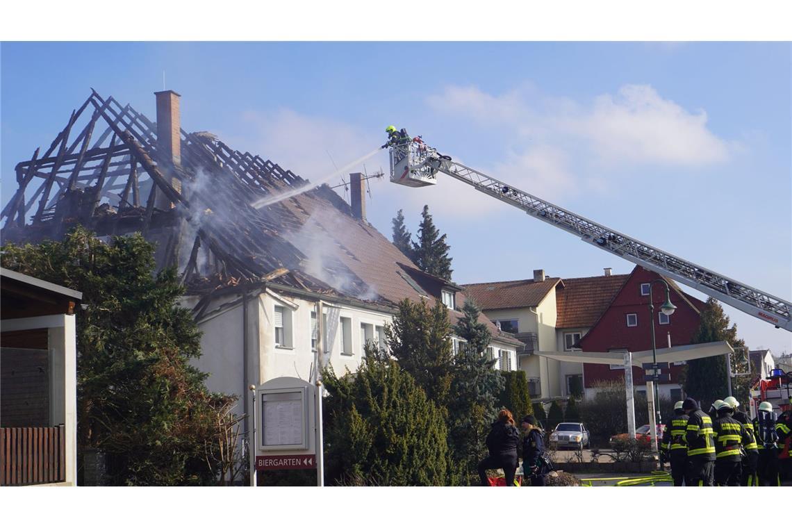 Toter Mensch nach Wohnhausbrand am Bodensee gefunden Brand in Immenstaad.