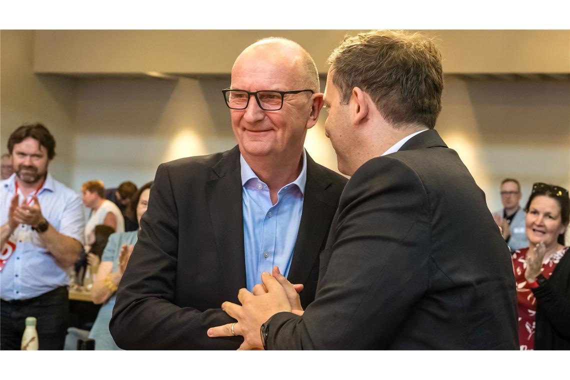 Woidke als SPD-Chef in Brandenburg bestätigt Brandenburgs Ministerpräsident Dietmar Woidke ist als SPD-Landeschef wiedergewählt.