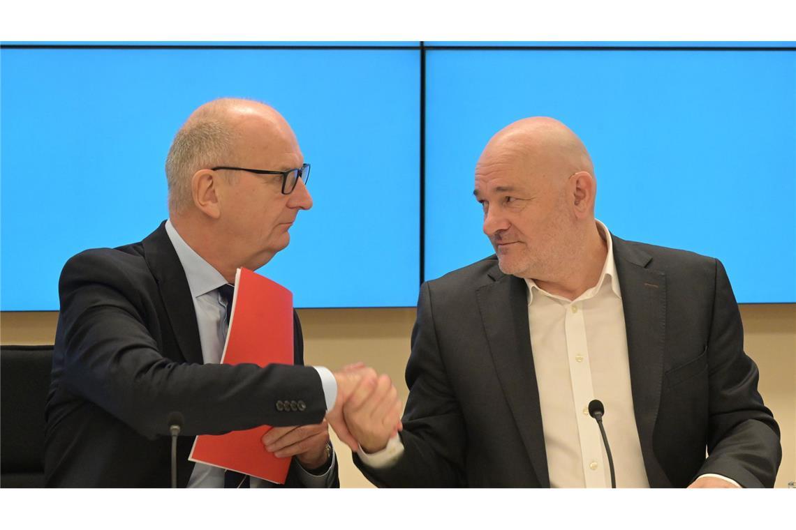 SPD und BSW: Koalitionsvertrag steht Brandenburgs Ministerpräsident Dietmar Woidke (SPD, links) mit Robert Crumbach, dem Landesvorsitzenden des BSW Brandenburg