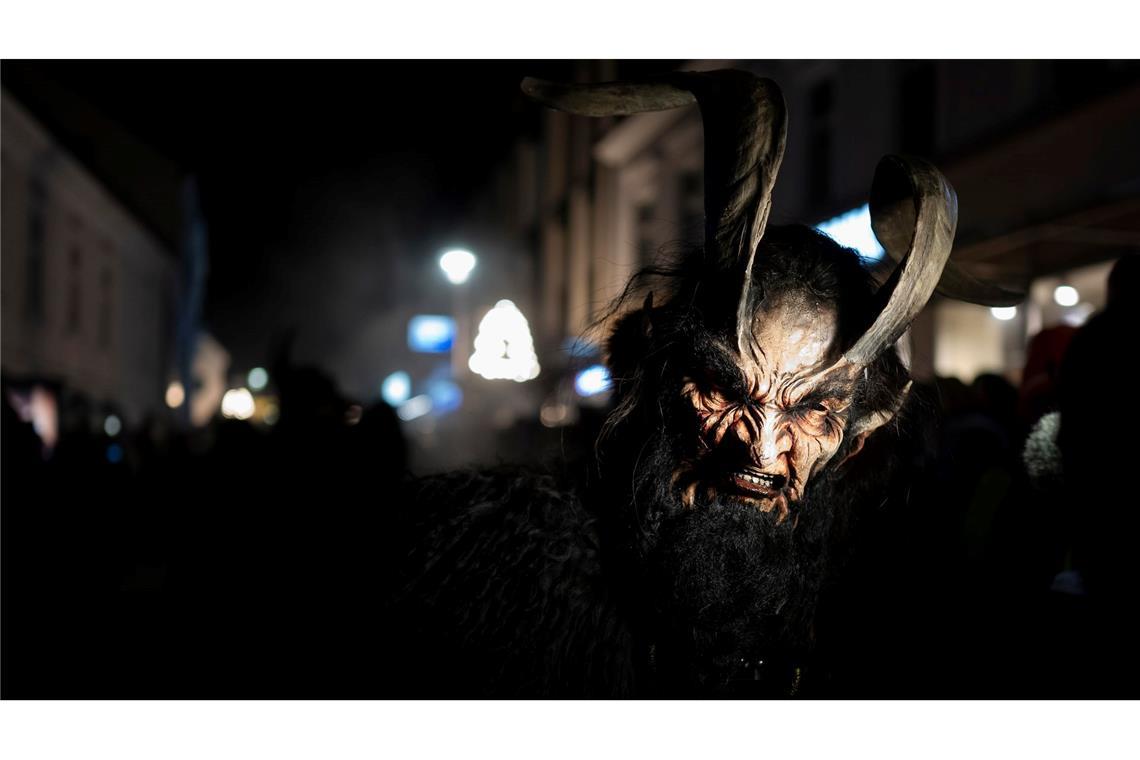 Kind flieht vor Krampus - von Auto angefahren Brauchtum mit Gruselfaktor. (Foto: Archiv)