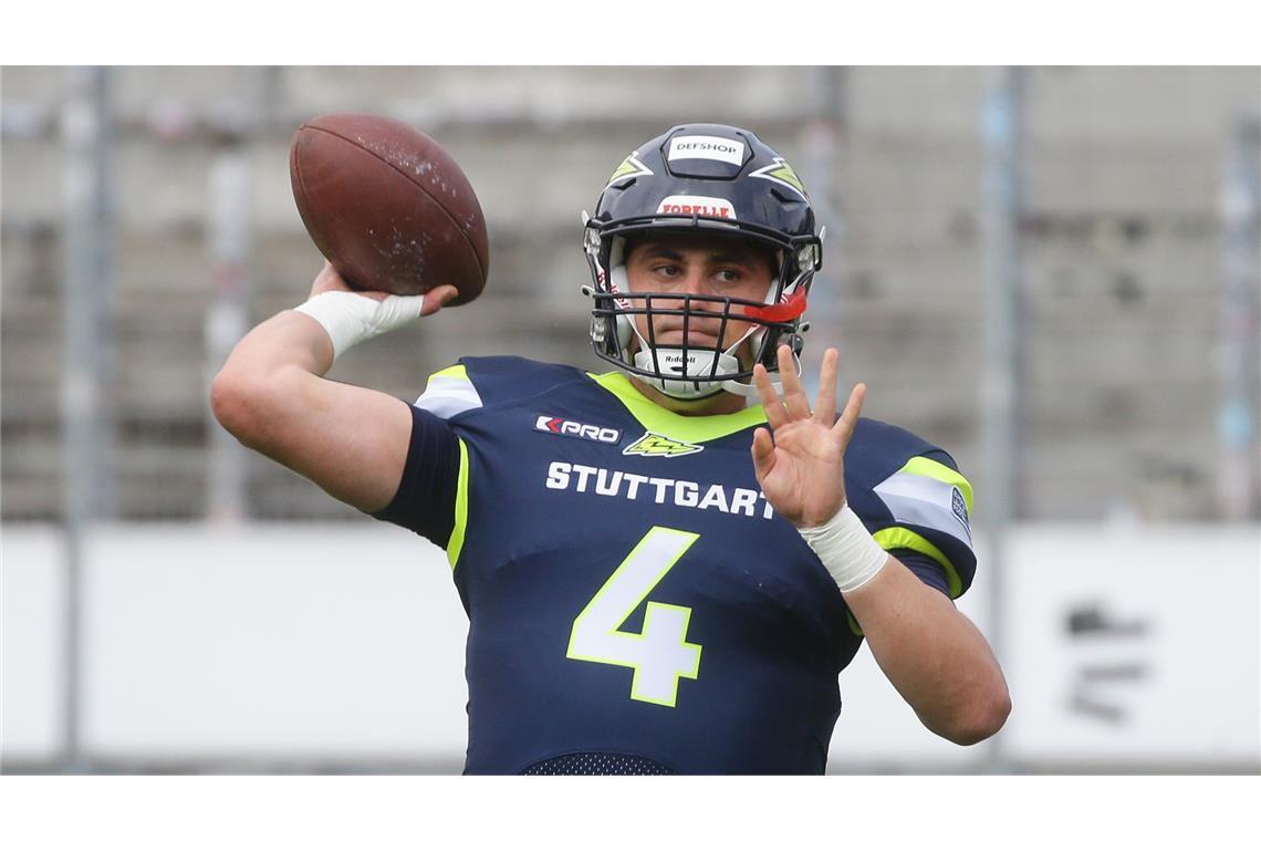 <b>Reilly Hennessey (29), Quarterback seit 2023 (Karriereende nach dem Finale):</b> „Es ist ein trauriger Tag. Traurig für die Jungs, die es geliebt haben, für Stuttgart Surge zu spielen. Traurig für die Trainer, die es geliebt haben, Football auf höchstem europäischem Niveau zu unterrichten. Und vor allem traurig für die Fans, die uns in guten wie in schlechten Zeiten selbstlos unterstützt haben. Was mir wichtig ist: Das schmälert nicht unsere Leistung in dieser Saison. Das ist es, was mir von der Surge in Erinnerung bleiben wird: die jubelnden Fans, das Lächeln auf unseren Gesichtern, die Freudentränen, als wir alle unser Ziel erreicht haben. Stuttgart Surge bleibt europäischer Champion!“
