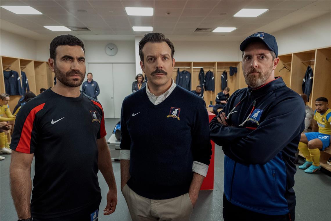 Ted Lasso: Vierte Staffel offiziell bestätigt Brett Goldstein, Jason Sudeikis und Brendan Hunt in „Ted Lasso“