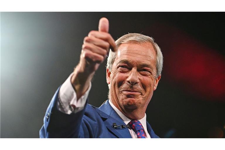Brexit-Vorkämpfer Nigel Farage hat Grund, sich zu freuen. Seine rechtspopulistische Partei Reform UK verbuchte bei den Kommunalwahlen in England ersten Ergebnissen zufolge starke Zugewinne. (Archivbild)