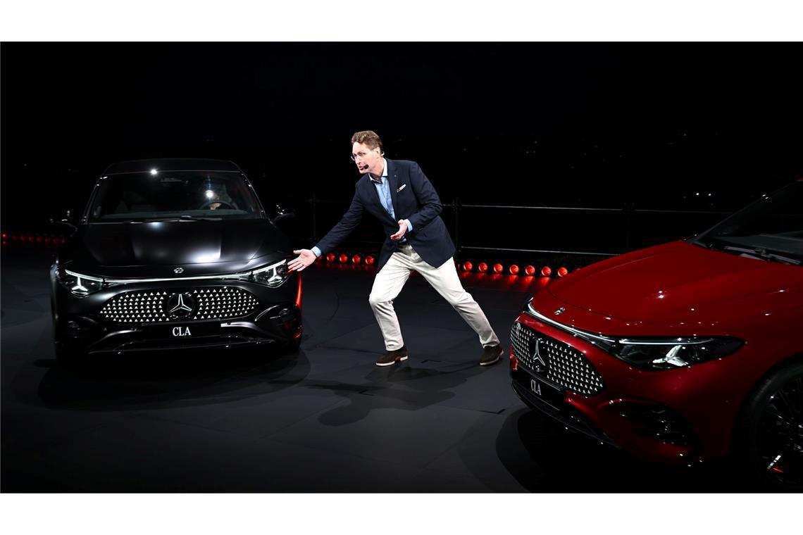 BMW hängt Mercedes beim Absatz ab und senkt die Prognose Bringt der neue vollelektrische CLA die Wende bei den E-Auto-Verkäufen der Schwaben? (Archivbild)
