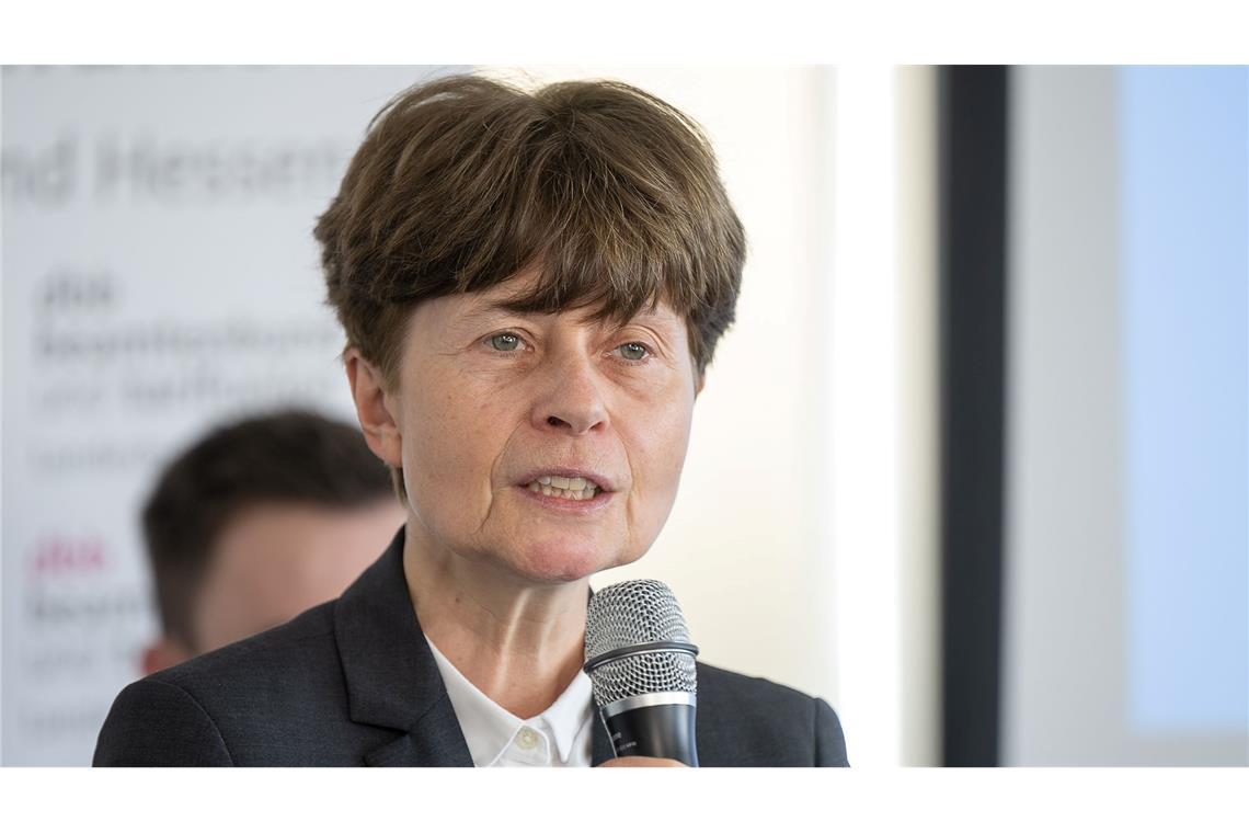 Kriminologin: Amoktaten und Anschläge kündigen sich oft an Britta Bannenberg ist Professorin für Kriminologie an der Justus-Liebig-Universität Gießen. Sie forscht seit vielen Jahren zu Amoktaten.