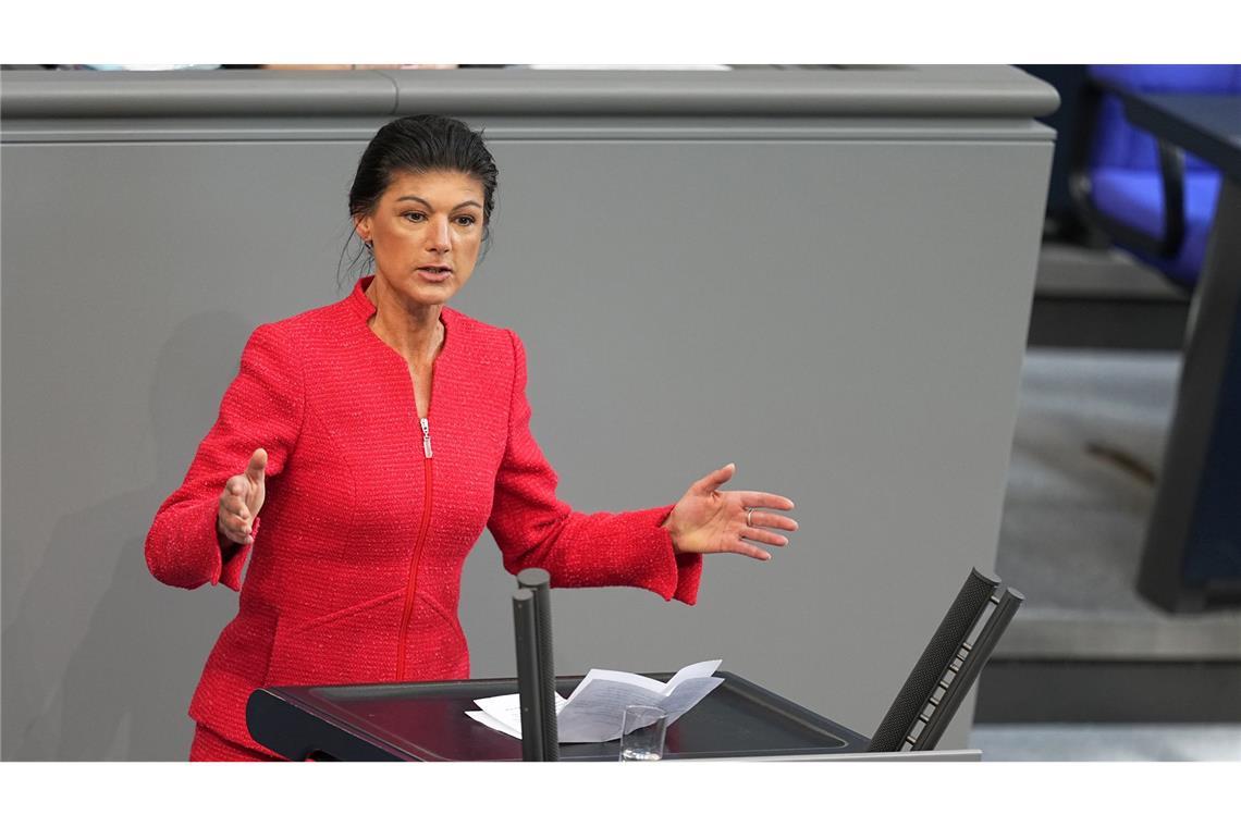 Bundestag stimmt für historisches Schuldenpaket BSW-Chefin Wagenknecht warnt vor beispielloser Hochrüstung.