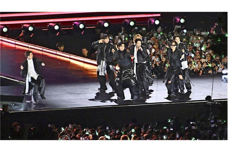 BTS  endlich wieder auf der Bühne: Das Comeback-Konzert im  Gwanghwamun Square in Seoul am 21. März.