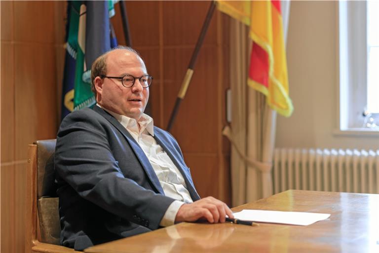 Bürgermeister Armin Mößner hofft, dass im kommenden Jahr das Baugebiet Siegelsberg-Ost und der Turnhallenneubau gut abgeschlossen werden können und dass es beim Schweizer-Areal vorangeht. Foto: Stefan Bossow