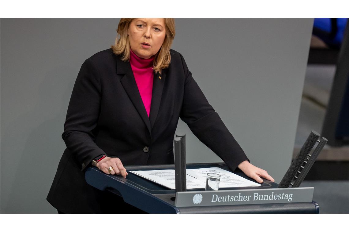Koalition trotz Streit zuversichtlich bei Rente Bundesarbeitsministerin Bärbel Bas (SPD) verteidigt das Rentenpaket.