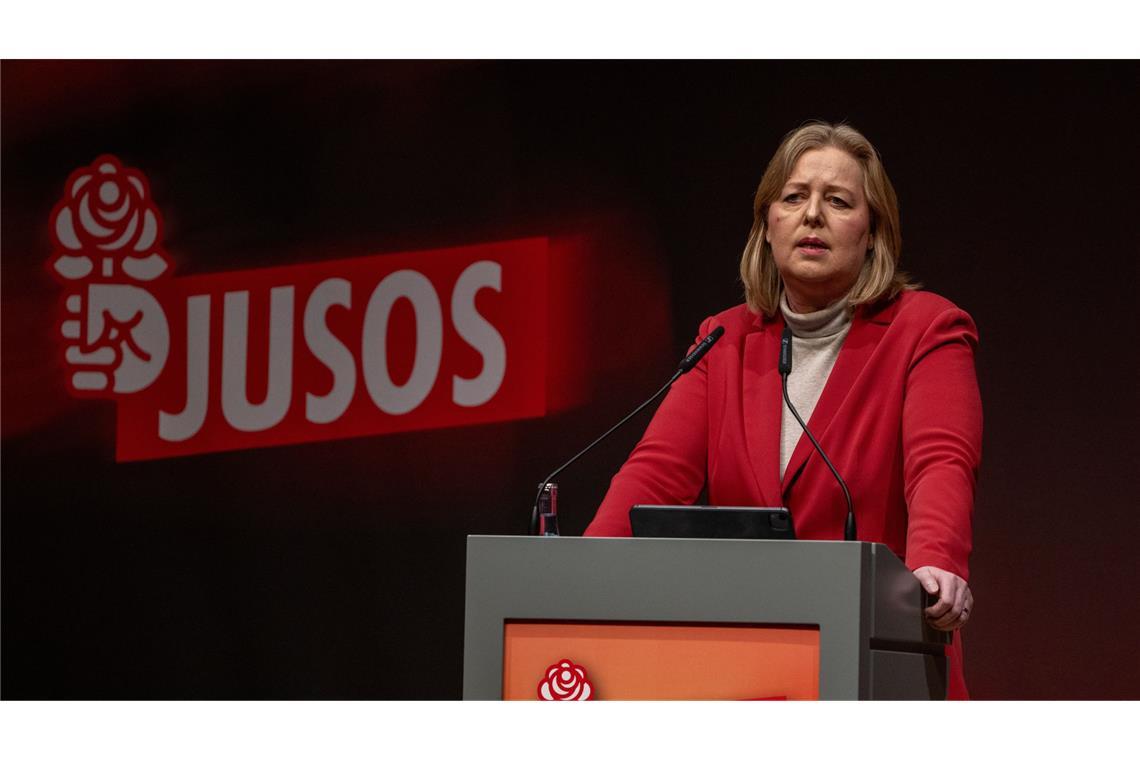 Bundesarbeitsministerin und SPD Parteivorsitzende Bärbel Bas spricht am zweiten Tag des Bundeskongresses der Jungsozialisten.