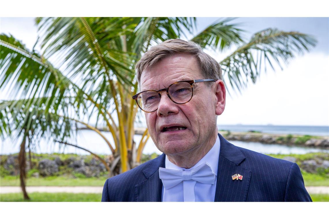 Bundesaußenminister Johann Wadephul (CDU) hat die Ausweisung eines Mitarbeiters der deutschen Botschaft in Moskau als völlig inakzeptabel kritisiert.